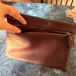 Bass Leather Travel Pouch Clutch in plum -